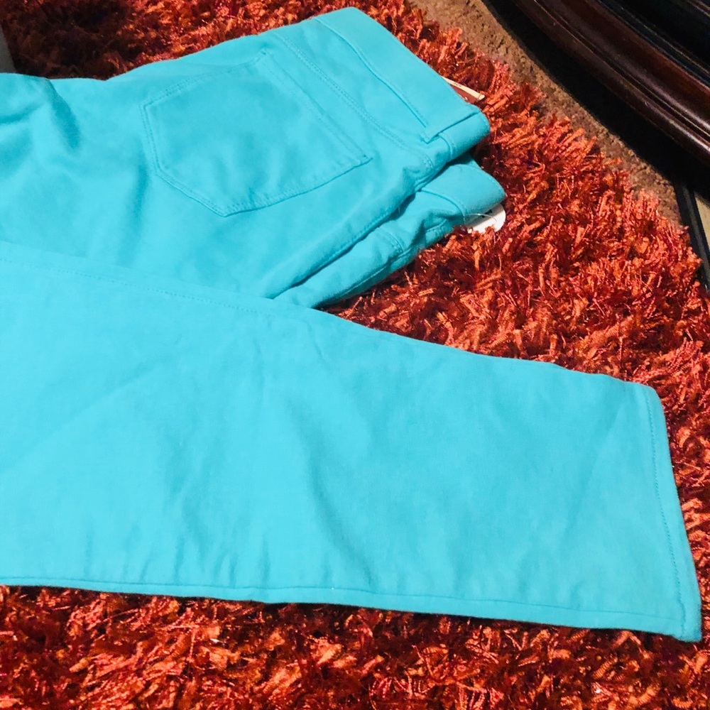 Women’s Pants - Picture 3 of 4